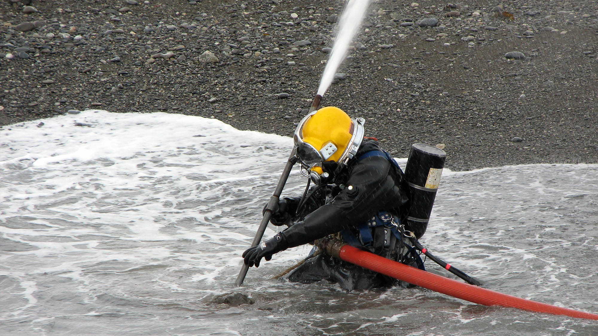 American Marine Corporation has been supplying commercial diving services to the marine industry since 1973